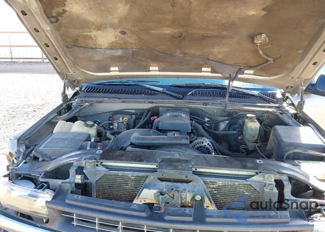 2000 Chevrolet Silverado 1500 Ls z USA, uszkodzony, nr VIN 1GCEK19T6YE107328